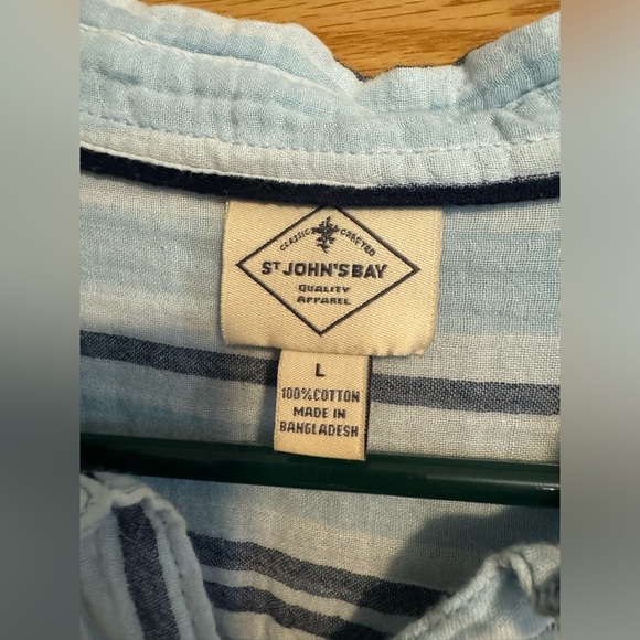 St. John’s Bay button down shirt - Picture 3 of 3